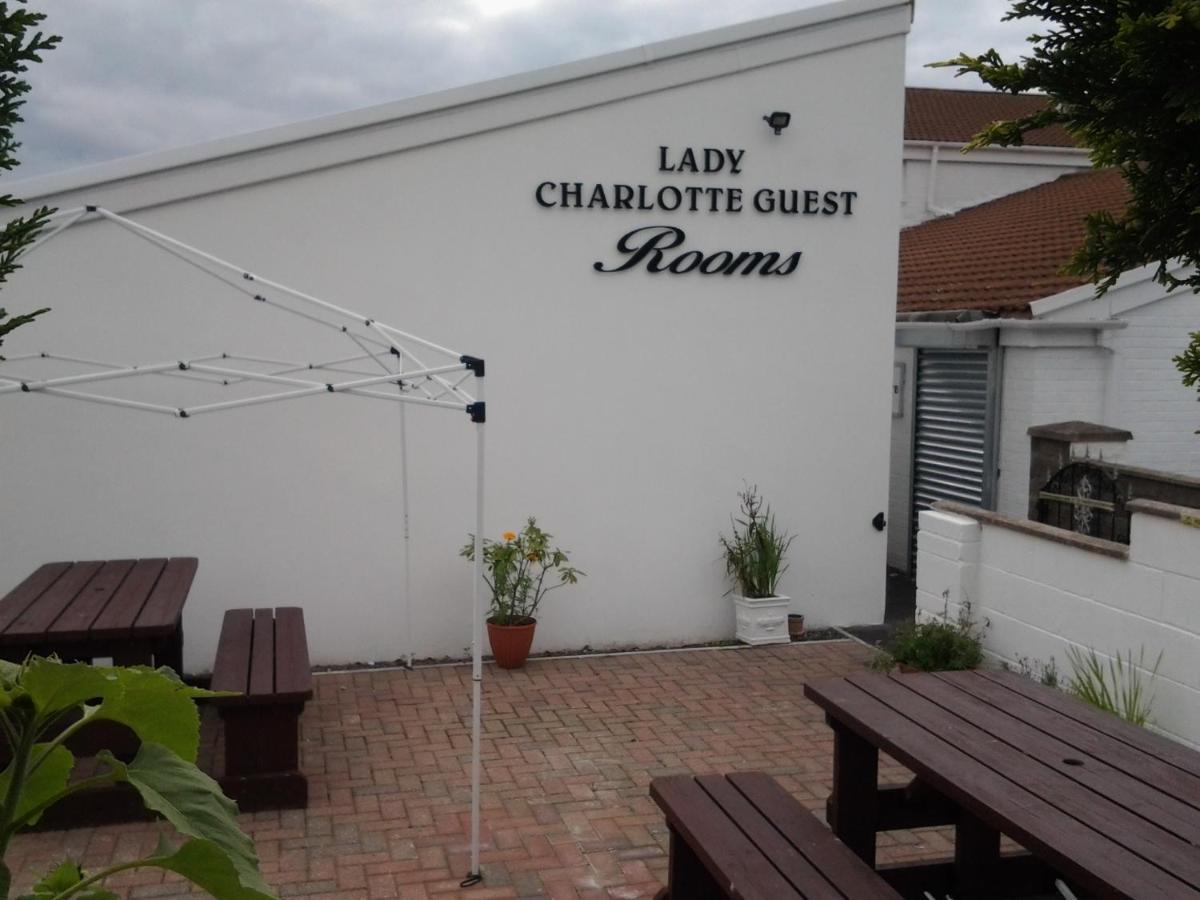Lady Charlotte Guest Rooms Triple Rooms Dowlais Exterior photo